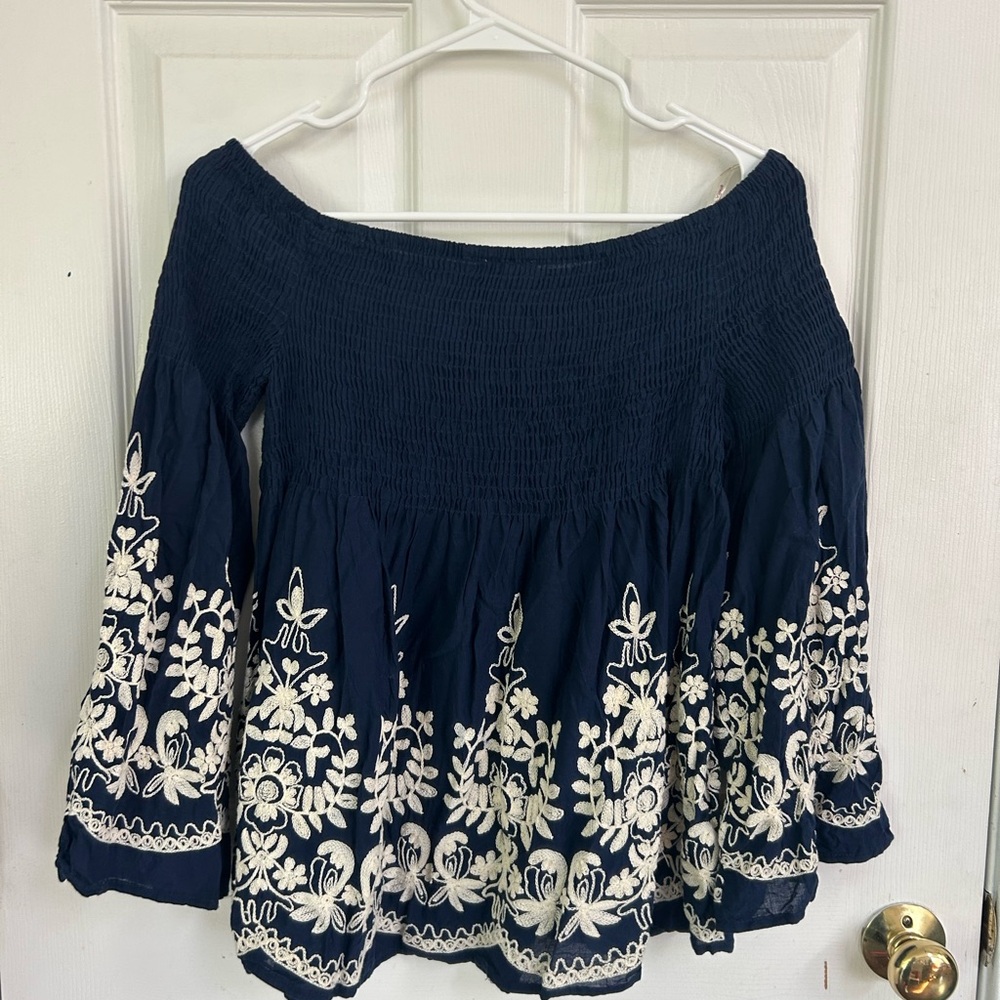 Flying Tomato Navy Blue Textured Top Size Medium with Embroidered Sleeves - Picture 6 of 6